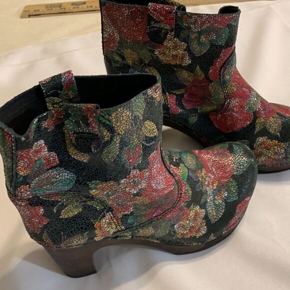 Sanita Safran Size 37 - 6 cracked leather clog ankle boots in floral rose - Picture 5 of 16